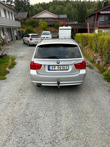 BMW 318i 17 of 30