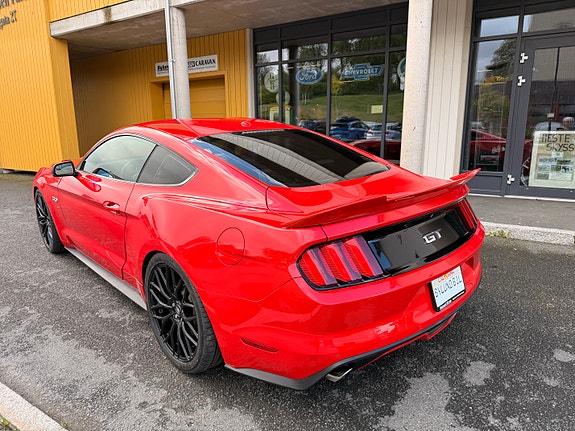 Ford Mustang 13 of 30