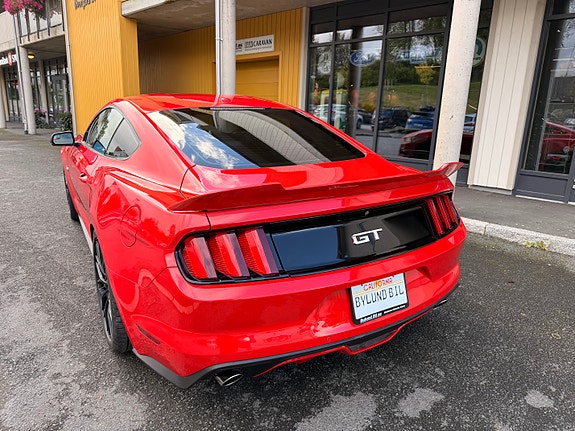 Ford Mustang 12 of 30