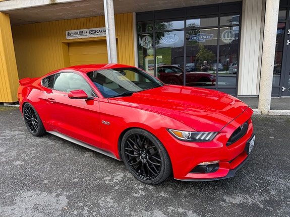 Ford Mustang 2 of 30