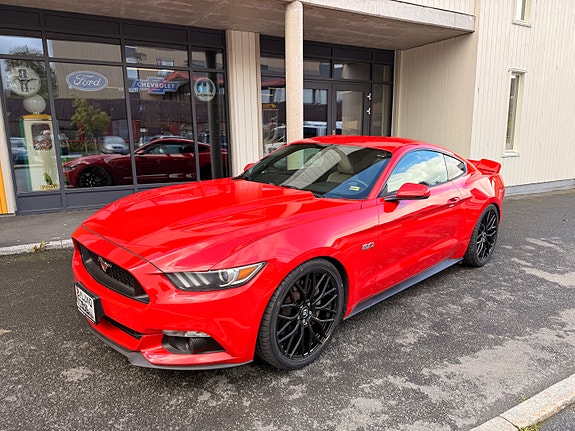 Ford Mustang 15 of 30