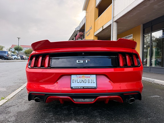 Ford Mustang 9 of 30