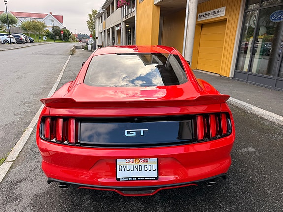 Ford Mustang 11 of 30