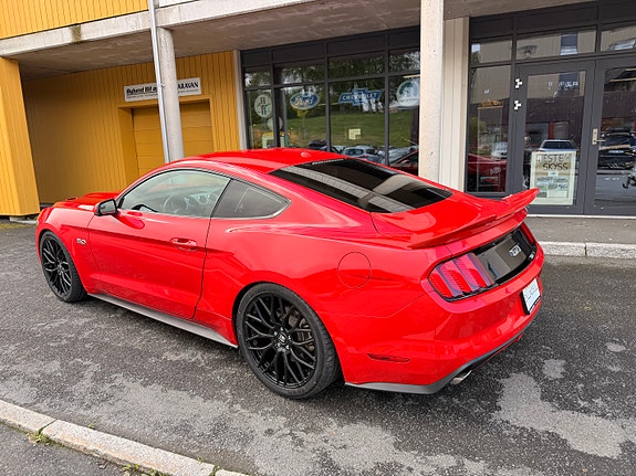 Ford Mustang 14 of 30