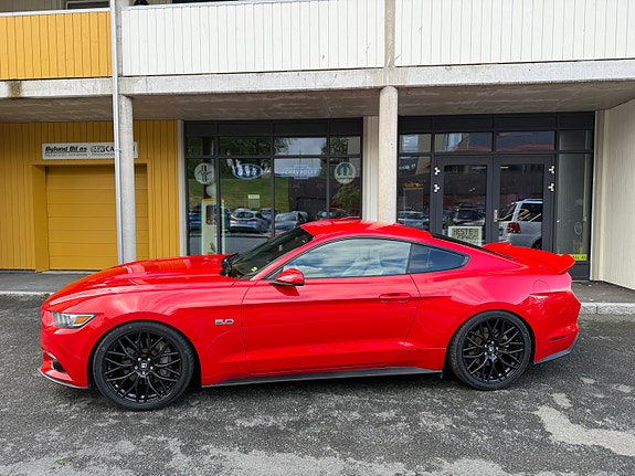 Ford Mustang 16 of 30