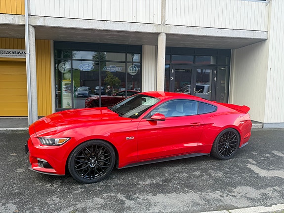 Ford Mustang 17 of 30