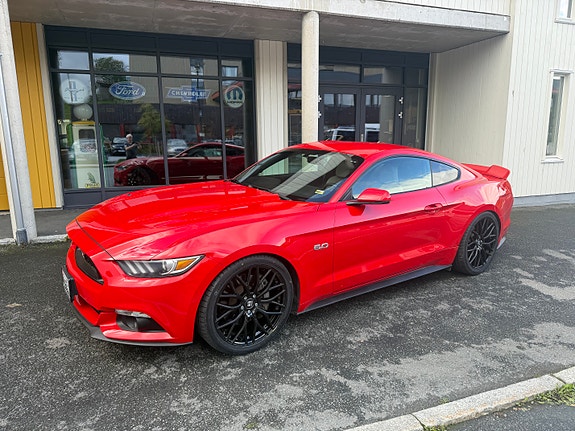 Ford Mustang 20 of 30