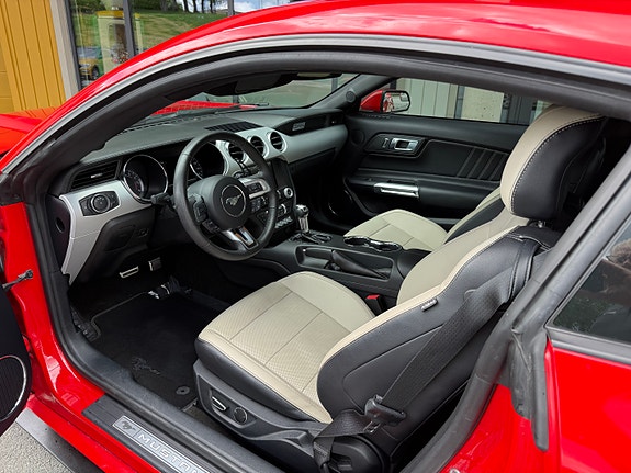 Ford Mustang 22 of 30
