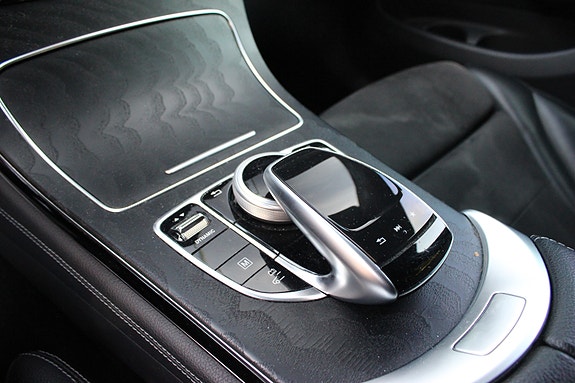 Mercedes-Benz GLC350 e 17 of 19