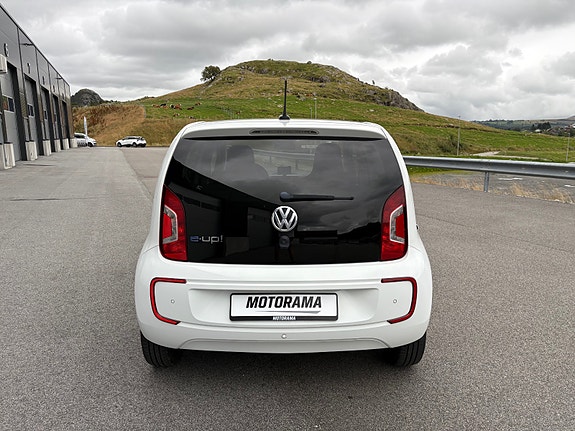 Volkswagen UP! 4 of 30