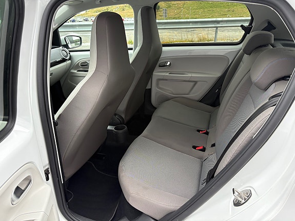 Volkswagen UP! 17 of 30