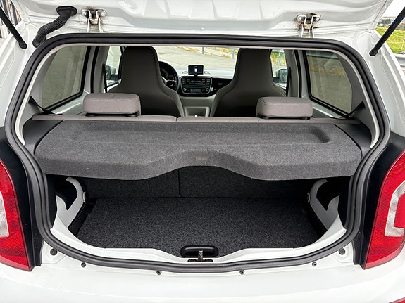 Volkswagen UP! 19 of 30
