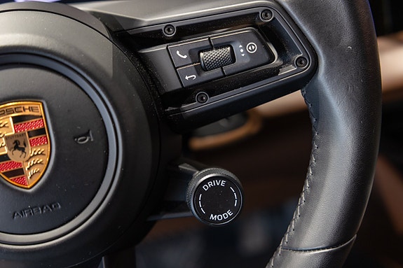 Porsche Macan 30 of 30