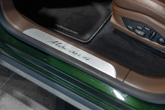 Porsche Macan 15 of 30