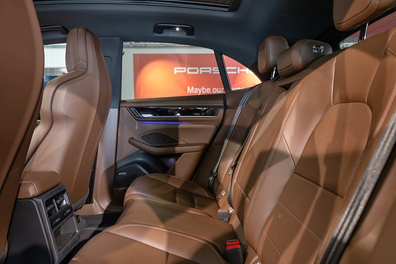 Porsche Macan 26 of 30