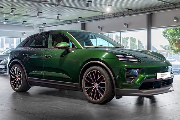 Porsche Macan 7 of 30
