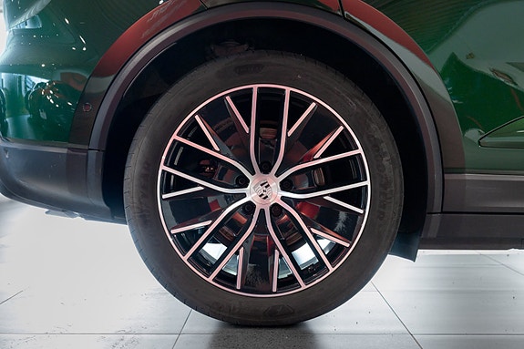 Porsche Macan 13 of 30