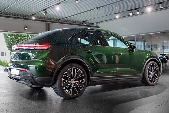 Porsche Macan 5 of 30