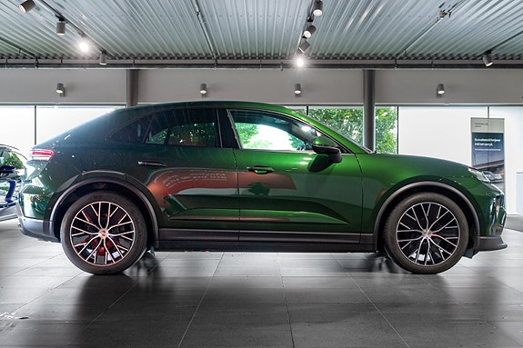 Porsche Macan 6 of 30