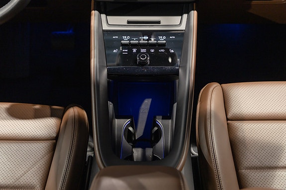 Porsche Macan 25 of 30