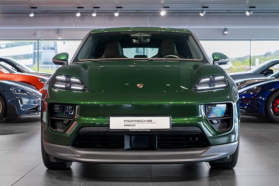 Porsche Macan 8 of 30
