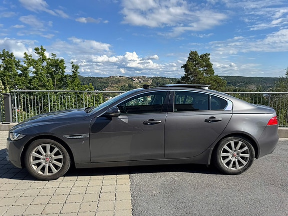 Jaguar XE 17 of 30