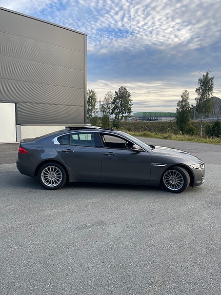 Jaguar XE 3 of 30