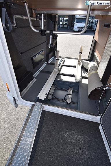 Carthago C2-tourer I 148 RB-QB "L" comfort 4.2t (MB) Messepris 13 of 30