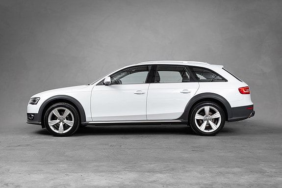 Audi A4 allroad 2 of 30