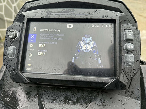 Polaris 850 RMK Khaos Slash 12 of 17