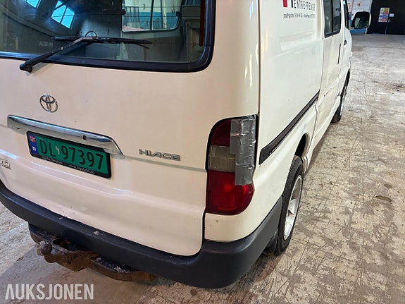 Toyota HiAce 15 of 30