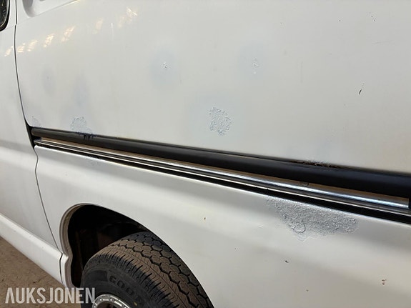 Toyota HiAce 20 of 30