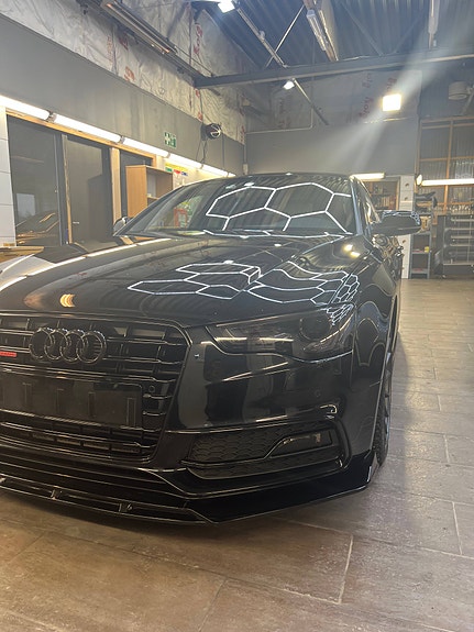 Audi A5 2 of 11