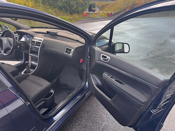Peugeot 307 SW 15 of 30