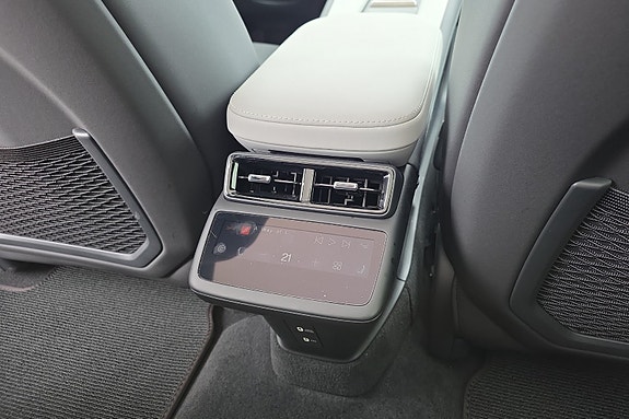 Polestar 4 15 of 22