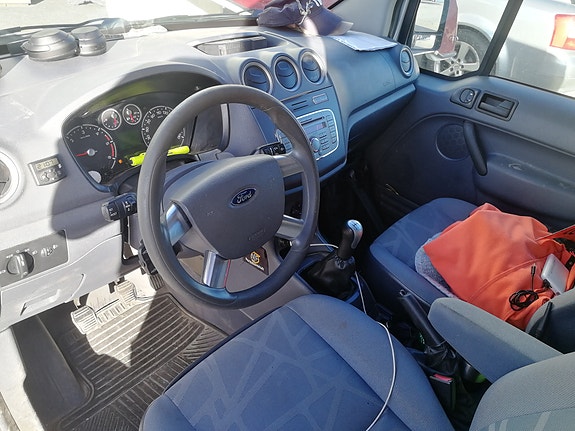 Ford Transit Connect 9 of 13