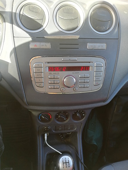 Ford Transit Connect 8 of 13