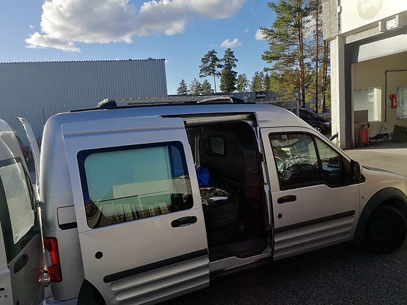 Ford Transit Connect 4 of 13