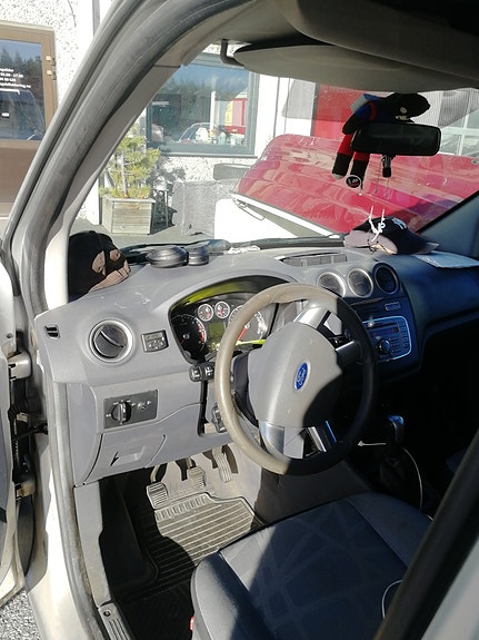 Ford Transit Connect 12 of 13