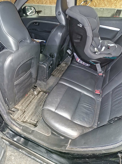 Volvo V70 5 of 6