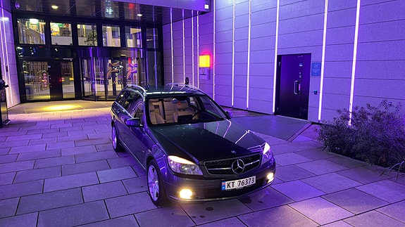 Mercedes-Benz C200 d 3 of 30