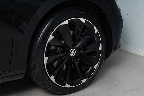 Skoda Superb 9 of 30