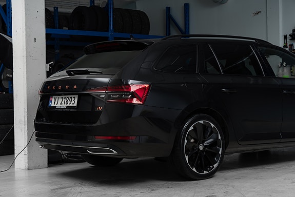 Skoda Superb 7 of 30