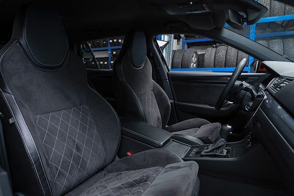 Skoda Superb 16 of 30