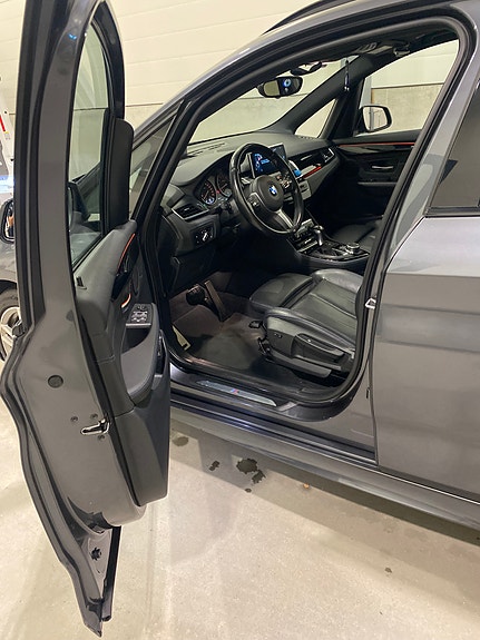 BMW 225xe 24 of 30