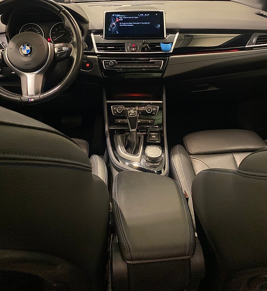 BMW 225xe 27 of 30
