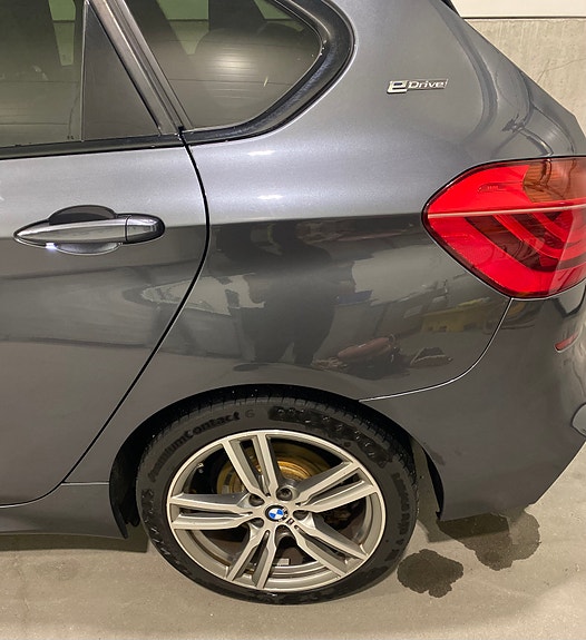BMW 225xe 11 of 30