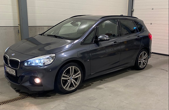 BMW 225xe 7 of 30