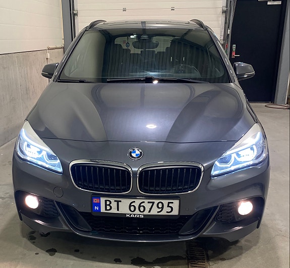 BMW 225xe 3 of 30