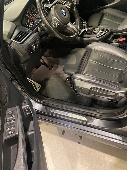 BMW 225xe 23 of 30